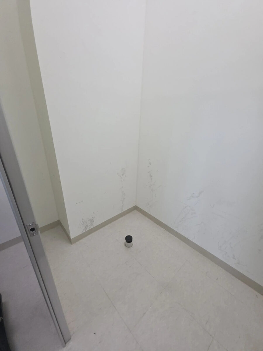 업소용싱크대 시공 전 빈 벽 코너, 배관 없는 상태 사진