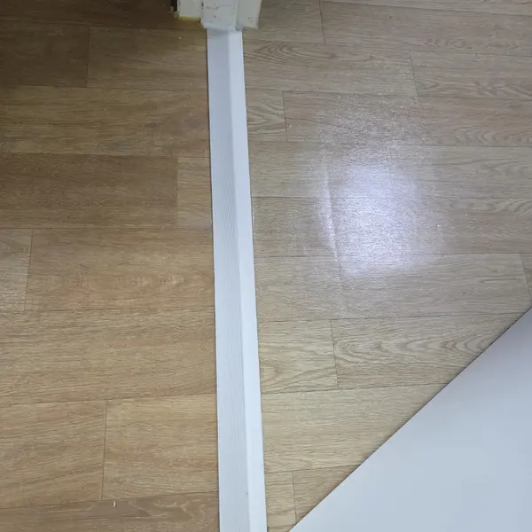 문틀 문턱 마감재 교체 후 사진